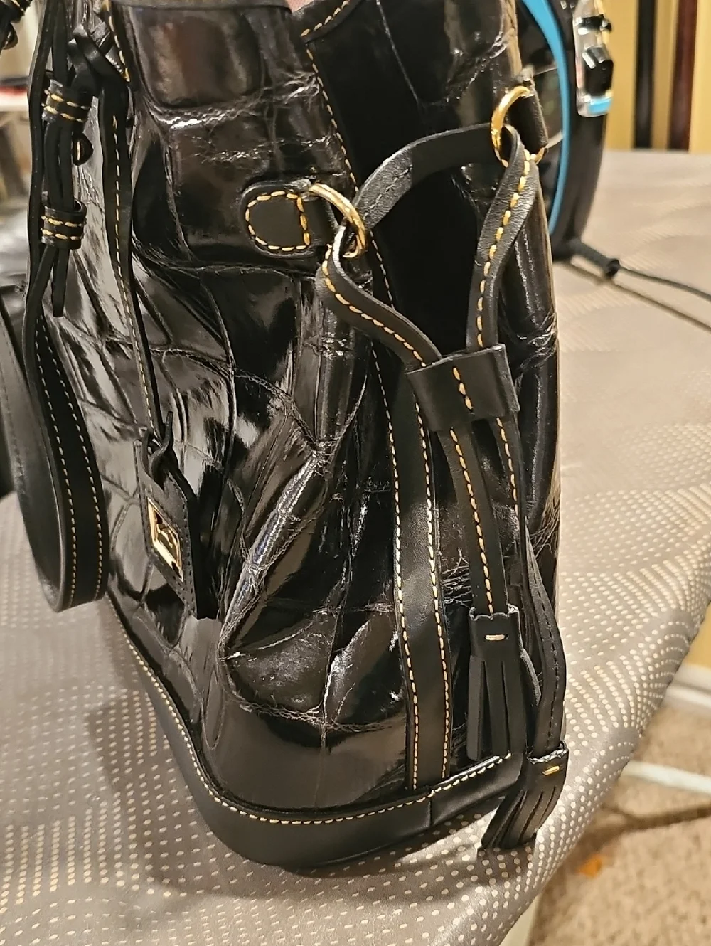 Dooney & Bourke Black Croc-Embossed Tote bag..very good condition - Picture 8 of 15